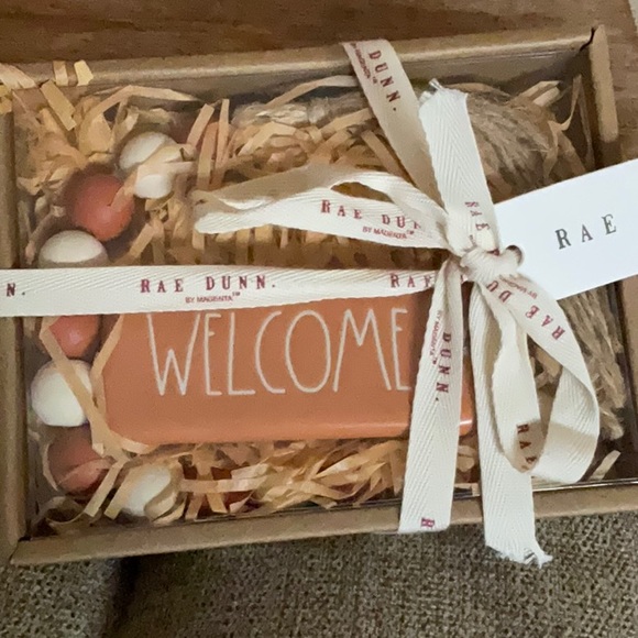 Rae Dunn Other - Rae Dunn WELCOME Ceramic sign orange & white wooden beaded garland